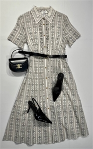 {{productViewItem.photos[photoViewList.activeNavIndex].Alt || productViewItem.photos[photoViewList.activeNavIndex].Description || 'Платье CELINE'}}
