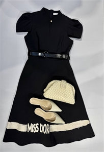 {{productViewItem.photos[photoViewList.activeNavIndex].Alt || productViewItem.photos[photoViewList.activeNavIndex].Description || 'Платье DIOR'}}