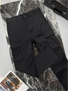 {{productViewItem.photos[photoViewList.activeNavIndex].Alt || productViewItem.photos[photoViewList.activeNavIndex].Description || 'Брюки карго DIOR'}}