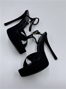 {{productViewItem.photos[photoViewList.activeNavIndex].Alt || productViewItem.photos[photoViewList.activeNavIndex].Description || 'Туфли YSL'}}