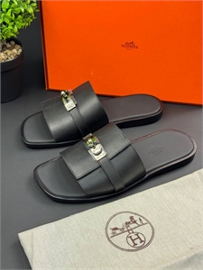 {{productViewItem.photos[photoViewList.activeNavIndex].Alt || productViewItem.photos[photoViewList.activeNavIndex].Description || 'Шлепки HERMES'}}