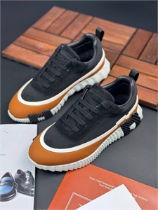 {{productViewItem.photos[photoViewList.activeNavIndex].Alt || productViewItem.photos[photoViewList.activeNavIndex].Description || 'Кроссовки HERMES'}}