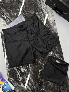 {{productViewItem.photos[photoViewList.activeNavIndex].Alt || productViewItem.photos[photoViewList.activeNavIndex].Description || 'Шорты DIOR'}}