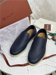 {{productViewItem.photos[photoViewList.activeNavIndex].Alt || productViewItem.photos[photoViewList.activeNavIndex].Description || 'Лоферы LP'}}