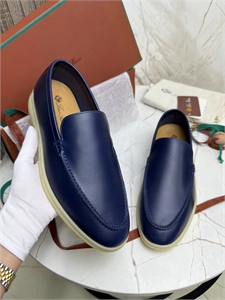 {{productViewItem.photos[photoViewList.activeNavIndex].Alt || productViewItem.photos[photoViewList.activeNavIndex].Description || 'Лоферы LP'}}