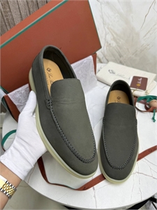 {{productViewItem.photos[photoViewList.activeNavIndex].Alt || productViewItem.photos[photoViewList.activeNavIndex].Description || 'Лоферы LP'}}
