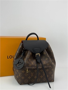 {{productViewItem.photos[photoViewList.activeNavIndex].Alt || productViewItem.photos[photoViewList.activeNavIndex].Description || 'Рюкзак LOUIS VUITTON'}}