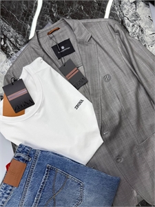 {{productViewItem.photos[photoViewList.activeNavIndex].Alt || productViewItem.photos[photoViewList.activeNavIndex].Description || 'Пиджак ZEGNA'}}