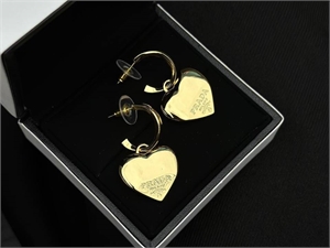 {{productViewItem.photos[photoViewList.activeNavIndex].Alt || productViewItem.photos[photoViewList.activeNavIndex].Description || 'Серьги PRADA'}}