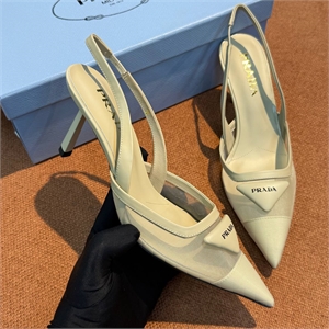 {{productViewItem.photos[photoViewList.activeNavIndex].Alt || productViewItem.photos[photoViewList.activeNavIndex].Description || 'Туфли PRADA'}}