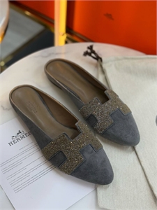 {{productViewItem.photos[photoViewList.activeNavIndex].Alt || productViewItem.photos[photoViewList.activeNavIndex].Description || 'Мюли HERMES'}}