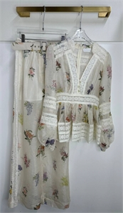 {{productViewItem.photos[photoViewList.activeNavIndex].Alt || productViewItem.photos[photoViewList.activeNavIndex].Description || 'Костюм ZIMMERMANN'}}