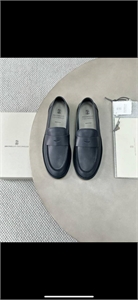 {{productViewItem.photos[photoViewList.activeNavIndex].Alt || productViewItem.photos[photoViewList.activeNavIndex].Description || 'Лоферы BC'}}