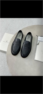 {{productViewItem.photos[photoViewList.activeNavIndex].Alt || productViewItem.photos[photoViewList.activeNavIndex].Description || 'Лоферы BC'}}