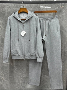 {{productViewItem.photos[photoViewList.activeNavIndex].Alt || productViewItem.photos[photoViewList.activeNavIndex].Description || 'Спортивный костюм BC'}}