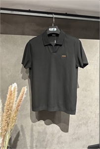 {{productViewItem.photos[photoViewList.activeNavIndex].Alt || productViewItem.photos[photoViewList.activeNavIndex].Description || 'Поло ZEGNA'}}