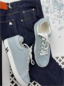 {{productViewItem.photos[photoViewList.activeNavIndex].Alt || productViewItem.photos[photoViewList.activeNavIndex].Description || 'Кеды Hermes'}}