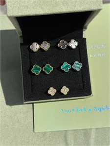 {{productViewItem.photos[photoViewList.activeNavIndex].Alt || productViewItem.photos[photoViewList.activeNavIndex].Description || 'Серьги VAN CLEEF Серебро 925 п'}}