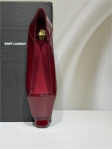 {{productViewItem.photos[photoViewList.activeNavIndex].Alt || productViewItem.photos[photoViewList.activeNavIndex].Description || 'Балетки YSL'}}
