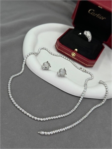 {{productViewItem.photos[photoViewList.activeNavIndex].Alt || productViewItem.photos[photoViewList.activeNavIndex].Description || 'Колье CARTIER серебро 925 п'}}