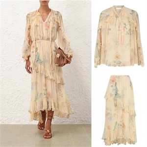 {{productViewItem.photos[photoViewList.activeNavIndex].Alt || productViewItem.photos[photoViewList.activeNavIndex].Description || 'Костюм ZIMMERMANN'}}