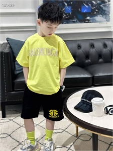 {{productViewItem.photos[photoViewList.activeNavIndex].Alt || productViewItem.photos[photoViewList.activeNavIndex].Description || 'Костюм BALENCIAGA'}}