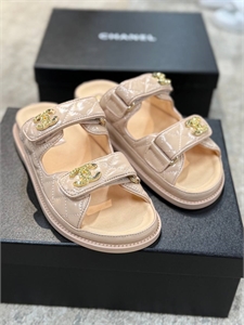 {{productViewItem.photos[photoViewList.activeNavIndex].Alt || productViewItem.photos[photoViewList.activeNavIndex].Description || 'Сандалии CHANEL'}}
