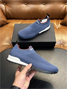 {{productViewItem.photos[photoViewList.activeNavIndex].Alt || productViewItem.photos[photoViewList.activeNavIndex].Description || 'Текстильные кроссовки KITON'}}