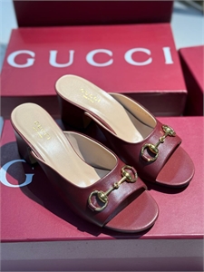{{productViewItem.photos[photoViewList.activeNavIndex].Alt || productViewItem.photos[photoViewList.activeNavIndex].Description || 'Босоножки GUCCI'}}