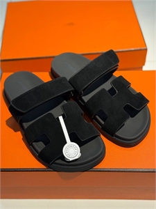 {{productViewItem.photos[photoViewList.activeNavIndex].Alt || productViewItem.photos[photoViewList.activeNavIndex].Description || 'Шлепанцы HERMES'}}
