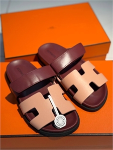 {{productViewItem.photos[photoViewList.activeNavIndex].Alt || productViewItem.photos[photoViewList.activeNavIndex].Description || 'Шлепанцы HERMES'}}