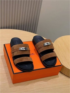 {{productViewItem.photos[photoViewList.activeNavIndex].Alt || productViewItem.photos[photoViewList.activeNavIndex].Description || 'Шлёпанцы HERMES'}}