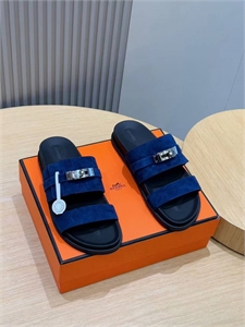 {{productViewItem.photos[photoViewList.activeNavIndex].Alt || productViewItem.photos[photoViewList.activeNavIndex].Description || 'Шлёпанцы HERMES'}}