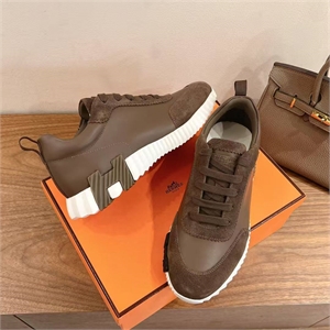 {{productViewItem.photos[photoViewList.activeNavIndex].Alt || productViewItem.photos[photoViewList.activeNavIndex].Description || 'Кроссовки HERMES'}}