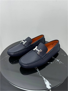 {{productViewItem.photos[photoViewList.activeNavIndex].Alt || productViewItem.photos[photoViewList.activeNavIndex].Description || 'Мокасины HERMES'}}