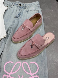 {{productViewItem.photos[photoViewList.activeNavIndex].Alt || productViewItem.photos[photoViewList.activeNavIndex].Description || 'Лоферы LORO PIANA'}}