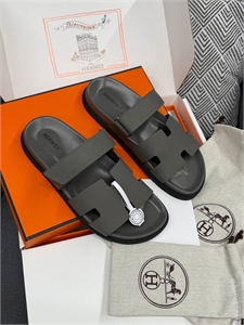 {{productViewItem.photos[photoViewList.activeNavIndex].Alt || productViewItem.photos[photoViewList.activeNavIndex].Description || 'Тапочки HERMES'}}