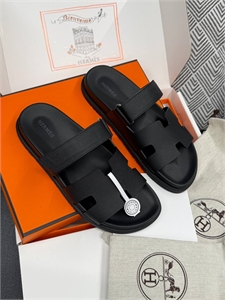 {{productViewItem.photos[photoViewList.activeNavIndex].Alt || productViewItem.photos[photoViewList.activeNavIndex].Description || 'Тапочки HERMES'}}