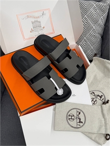 {{productViewItem.photos[photoViewList.activeNavIndex].Alt || productViewItem.photos[photoViewList.activeNavIndex].Description || 'Тапочки HERMES'}}