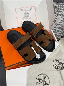 {{productViewItem.photos[photoViewList.activeNavIndex].Alt || productViewItem.photos[photoViewList.activeNavIndex].Description || 'Тапочки HERMES'}}
