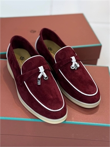 {{productViewItem.photos[photoViewList.activeNavIndex].Alt || productViewItem.photos[photoViewList.activeNavIndex].Description || 'Лоферы LORO PIANA'}}