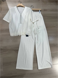 {{productViewItem.photos[photoViewList.activeNavIndex].Alt || productViewItem.photos[photoViewList.activeNavIndex].Description || 'Костюм BRUNELLO CUCINELLI'}}
