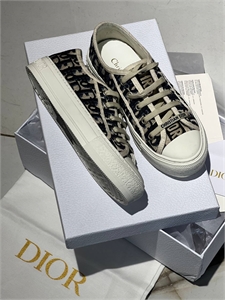 {{productViewItem.photos[photoViewList.activeNavIndex].Alt || productViewItem.photos[photoViewList.activeNavIndex].Description || 'Кеды DIOR'}}