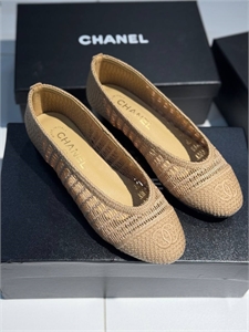 {{productViewItem.photos[photoViewList.activeNavIndex].Alt || productViewItem.photos[photoViewList.activeNavIndex].Description || 'Балетки CHANEL'}}
