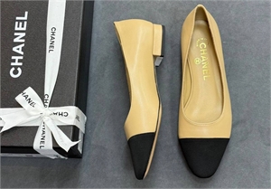 {{productViewItem.photos[photoViewList.activeNavIndex].Alt || productViewItem.photos[photoViewList.activeNavIndex].Description || 'Балетки CHANEL'}}