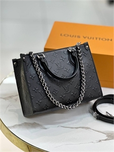 {{productViewItem.photos[photoViewList.activeNavIndex].Alt || productViewItem.photos[photoViewList.activeNavIndex].Description || 'Сумка  LOUIS VUITTON'}}