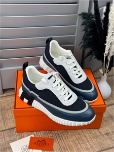 {{productViewItem.photos[photoViewList.activeNavIndex].Alt || productViewItem.photos[photoViewList.activeNavIndex].Description || 'Кроссовки HERMES'}}