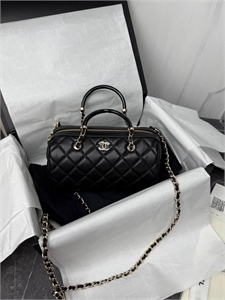 {{productViewItem.photos[photoViewList.activeNavIndex].Alt || productViewItem.photos[photoViewList.activeNavIndex].Description || 'Сумка CHANEL'}}