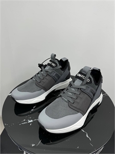 {{productViewItem.photos[photoViewList.activeNavIndex].Alt || productViewItem.photos[photoViewList.activeNavIndex].Description || 'Кроссовки  TOM FORD'}}