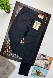 {{productViewItem.photos[photoViewList.activeNavIndex].Alt || productViewItem.photos[photoViewList.activeNavIndex].Description || 'Джинсы BURBERRY'}}